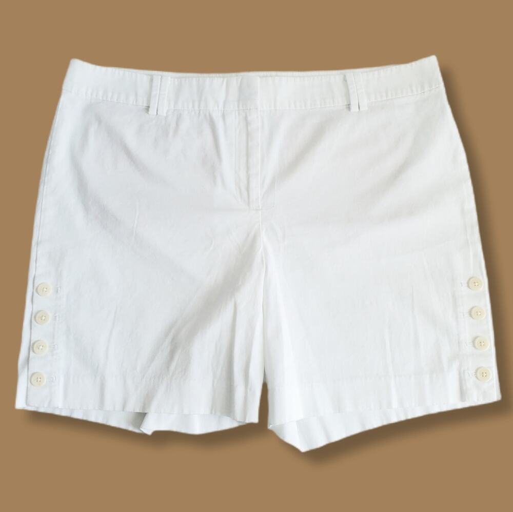 Women Talbots White Button Trim Shorts 16 Preppy Nautical Classic Coastal NEW